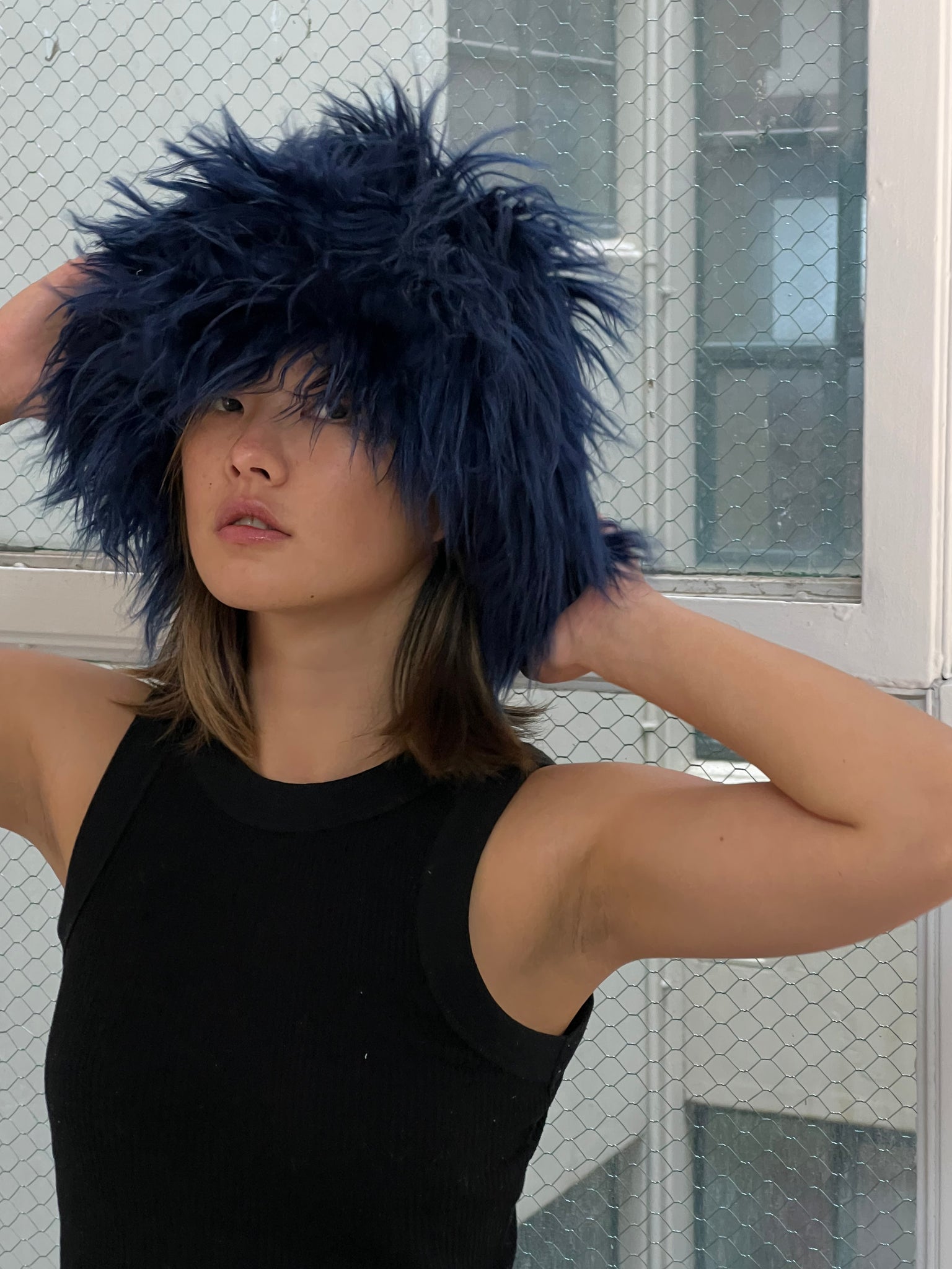 FAUX FUR HAT NAVY MONSTER Ge.LABEL