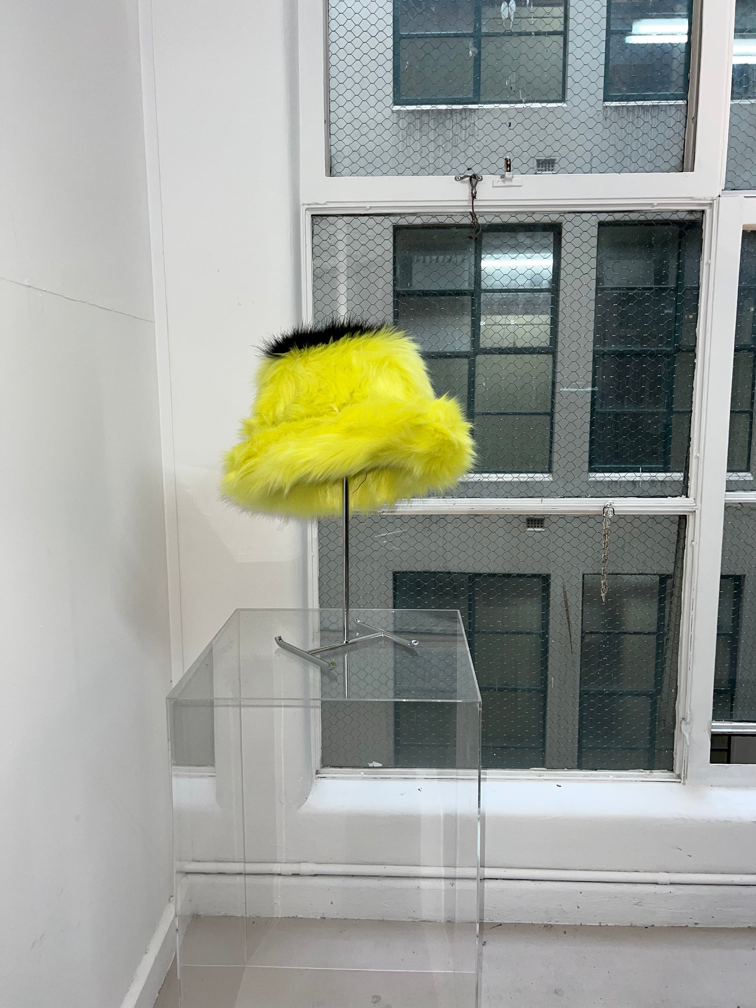 FAUX FUR HAT - LEMON SPOT